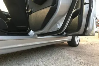 BMW 320, 2.0, 110 kW, дизель, механическая, задний привод