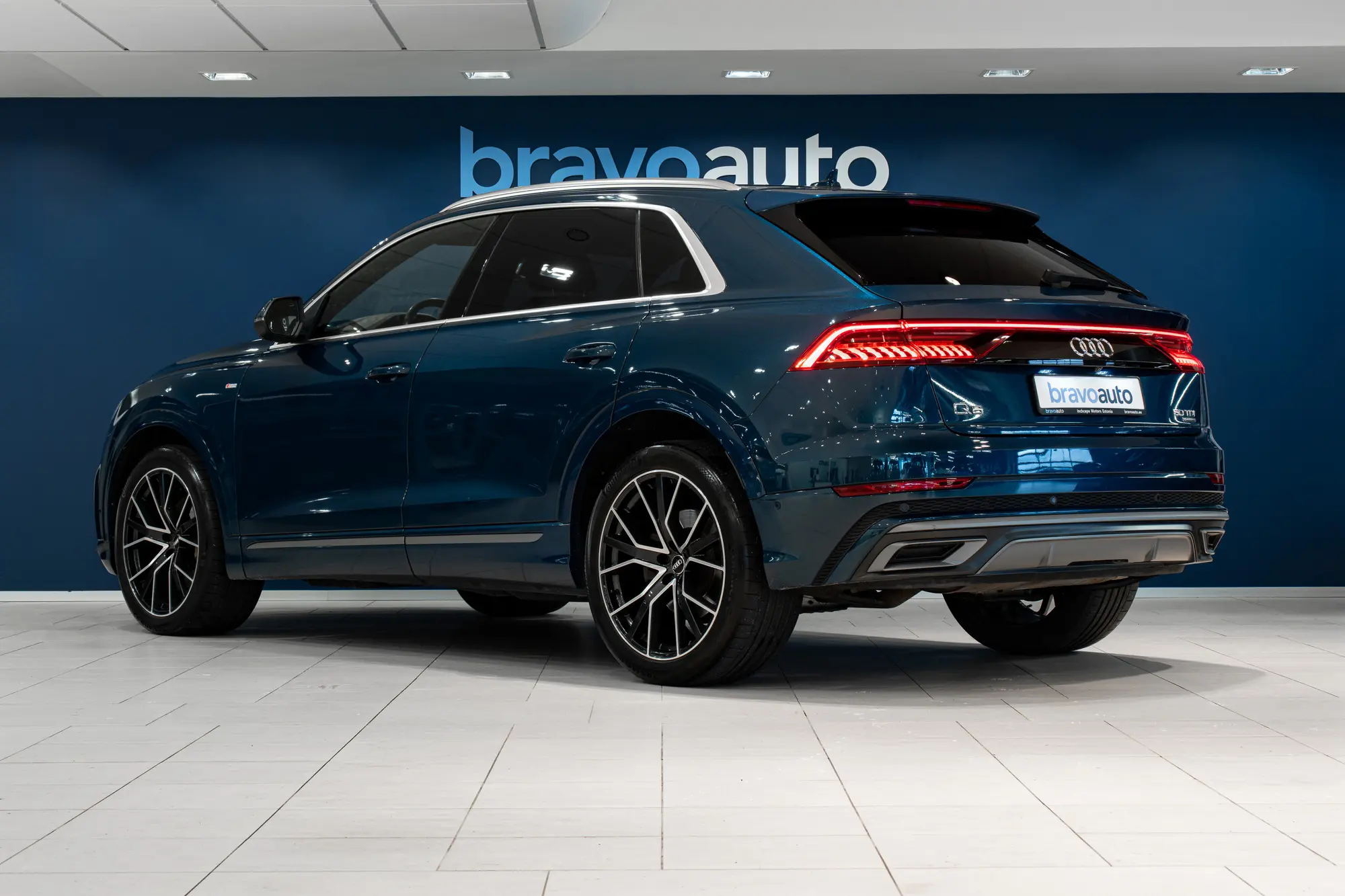 Audi Q8, 3.0, 210 kW, hybrid d+e, automatic, four-wheel drive