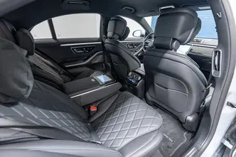 Mercedes-Benz S 500, 3.0, 320 kW, гибрид б+э, автомат, полный привод