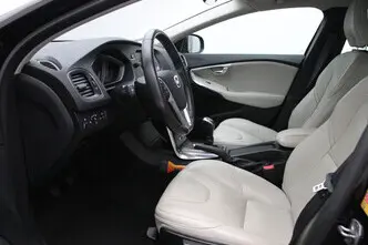 Volvo V40, 2.0, 88 kW, дизель, механическая, передний привод