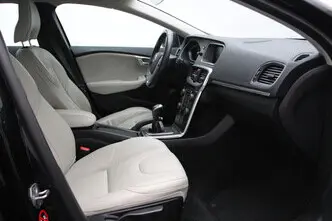 Volvo V40, 2.0, 88 kW, дизель, механическая, передний привод