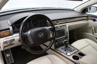 Volkswagen Phaeton, 3.0, 176 kW, дизель, автомат, полный привод