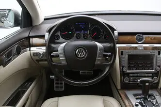 Volkswagen Phaeton, 3.0, 176 kW, дизель, автомат, полный привод