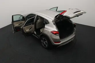 Hyundai Tucson, 2.0, 100 kW, дизель, автомат, полный привод