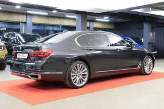 BMW 750, 4.4, 330 kW, petrol, automatic, four-wheel drive