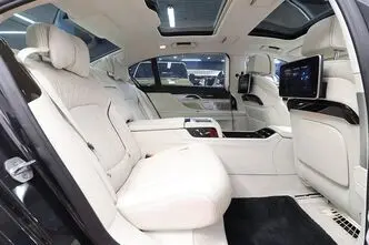 BMW 750, 4.4, 330 kW, petrol, automatic, four-wheel drive