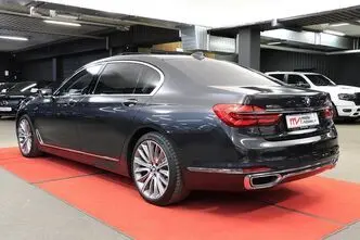 BMW 750, 4.4, 330 kW, petrol, automatic, four-wheel drive