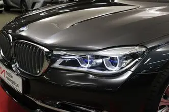 BMW 750, 4.4, 330 kW, petrol, automatic, four-wheel drive