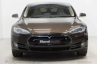 Tesla Model S, 69 kW, электричество, задний привод