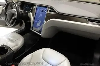 Tesla Model S, 69 kW, электричество, задний привод