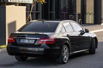 Mercedes-Benz E 200, 100 kW, дизель, автомат, передний привод