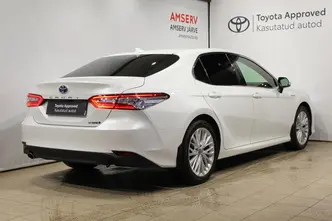 Toyota Camry, 2.5, 131 kW, гибрид б+э, автомат, передний привод