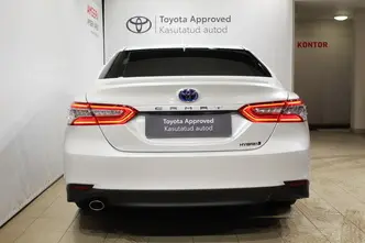 Toyota Camry, 2.5, 131 kW, гибрид б+э, автомат, передний привод