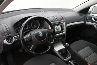 Škoda Octavia, 1.6, 77 kW, дизель, механическая, передний привод