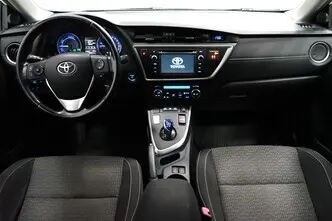 Toyota Auris, 1.8, 73 kW, гибрид, автомат, передний привод