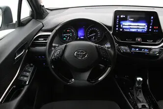 Toyota C-HR, 1.8, 72 kW, гибрид б+э, автомат, передний привод