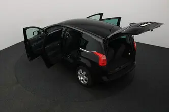 Peugeot 5008, 1.6, 88 kW, бензин, механическая, передний привод