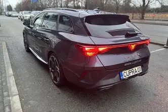 Cupra Leon, 1.5, 110 kW, гибрид б+э, автомат, передний привод