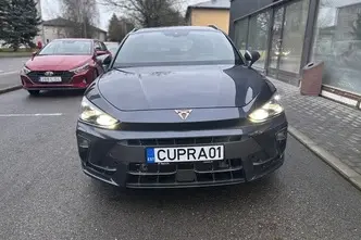 Cupra Leon, 1.5, 110 kW, гибрид б+э, автомат, передний привод