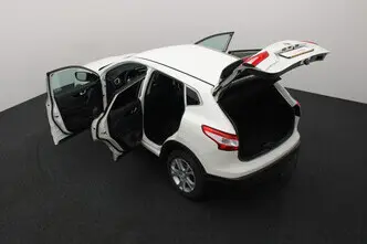 Nissan Qashqai, 1.2, 85 kW, бензин, механическая, передний привод