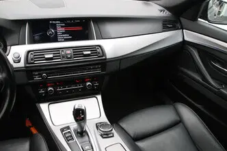 BMW 520, 2.0, 140 kW, дизель, автомат, задний привод