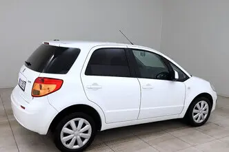 Suzuki SX4, 1.5, 82 kW, бензин, механическая, передний привод