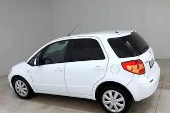 Suzuki SX4, 1.5, 82 kW, бензин, механическая, передний привод