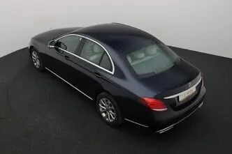 Mercedes-Benz E 220, 2.0, 143 kW, дизель, автомат, задний привод