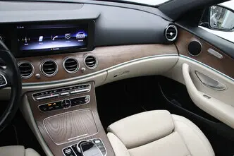 Mercedes-Benz E 220, 2.0, 143 kW, дизель, автомат, задний привод