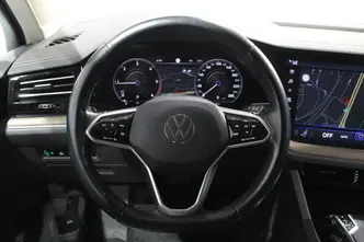 Volkswagen Touareg, 3.0, 170 kW, дизель, автомат, полный привод