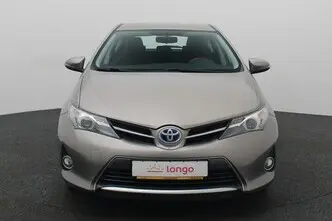 Toyota Auris, 1.8, 73 kW, гибрид б+э, автомат, передний привод