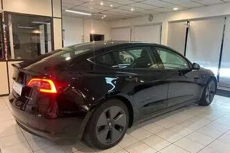 Tesla Model 3, 366 kW, электричество, автомат, полный привод