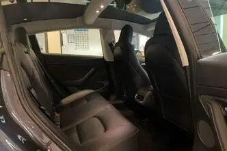 Tesla Model 3, 366 kW, электричество, автомат, полный привод