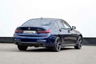 BMW 330, 2.0, 215 kW, подключаемый гибрид б+э, автомат, полный привод