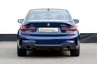 BMW 330, 2.0, 215 kW, подключаемый гибрид б+э, автомат, полный привод