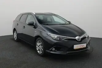 Toyota Auris, 1.8, 73 kW, гибрид б+э, автомат, передний привод