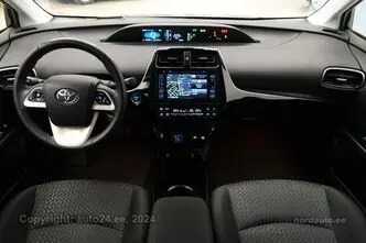 Toyota Prius, 1.8, 72 kW, гибрид б+э, автомат, передний привод