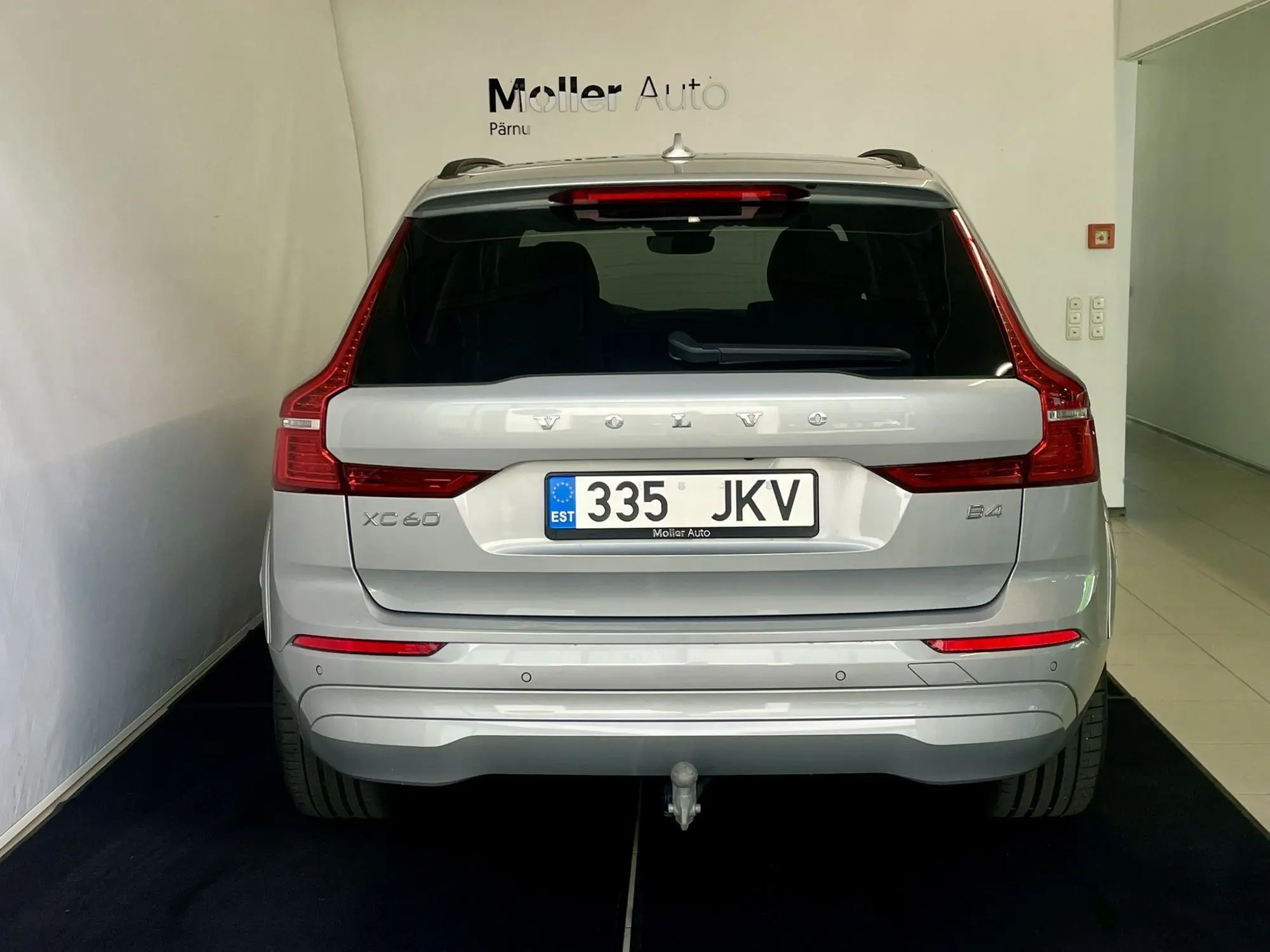 Volvo XC60, 2.0, 145 kW, гибрид д+э, автомат, передний привод