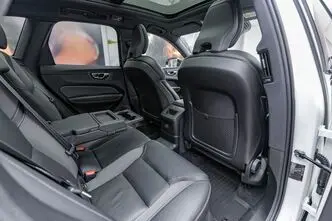 Volvo XC60, 2.0, 186 kW, гибрид б+э, автомат, полный привод