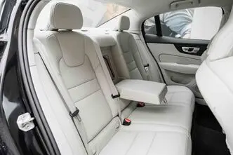 Volvo S60, 2.0, 184 kW, гибрид б+э, автомат, полный привод