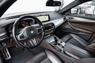 BMW 520, 2.0, 140 kW, дизель, автомат, полный привод