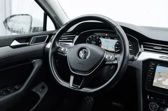 Volkswagen Passat, 1.0, 110 kW, бензин, автомат, передний привод