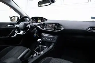 Peugeot 308, 1.0, 81 kW, бензин, механическая, передний привод