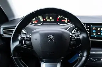 Peugeot 308, 1.0, 81 kW, бензин, механическая, передний привод