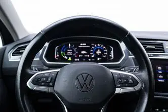 Volkswagen Tiguan, 1.0, 180 kW, бензин, автомат, передний привод