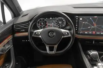 Volkswagen Touareg, 3.0, 210 kW, дизель, автомат, полный привод