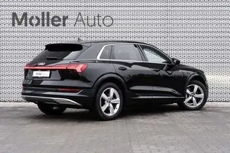 Audi e-tron, 300 kW, электричество, автомат, полный привод