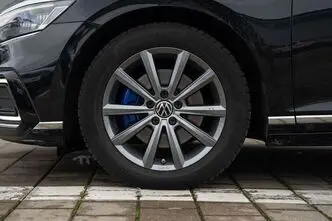 Volkswagen Passat, 1.0, 160 kW, подключаемый гибрид б+э, автомат, передний привод