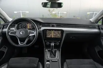 Volkswagen Passat, 1.0, 160 kW, подключаемый гибрид б+э, автомат, передний привод