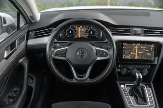 Volkswagen Passat, 1.0, 160 kW, подключаемый гибрид б+э, автомат, передний привод